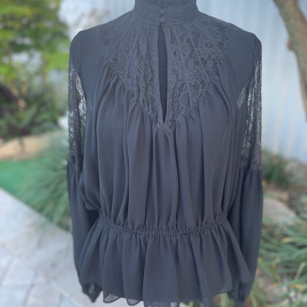 🖤 Express Black Lace & Sheer Keyhole Peplum Blouse 🖤 - Picture 10 of 13
